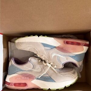Nike Air Max Sneakers in Cream and Pink
